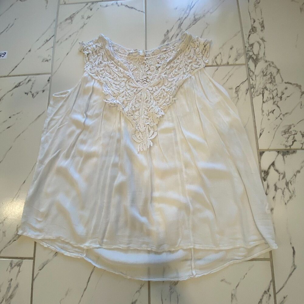 Solitaire Womens XL White Lace Crochet Sleeveless Blouse Boho Flowy Top